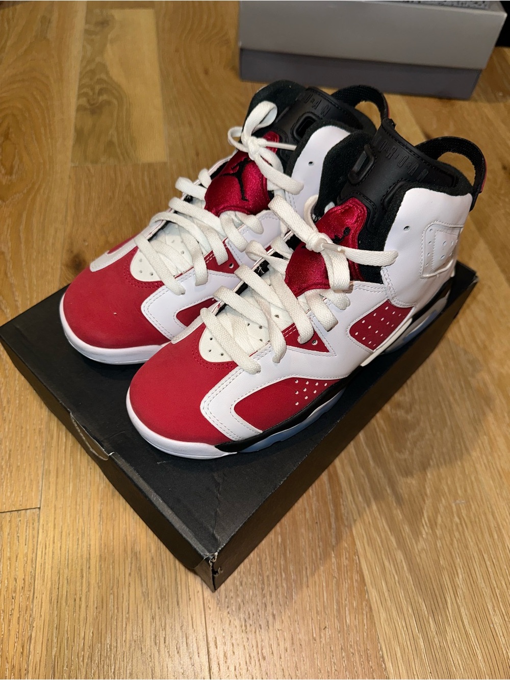 Nike Air Jordan 6 |  Carmine